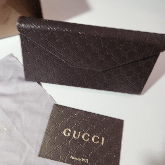 Gucci Sunglasses with Case - Picture 6 of 6